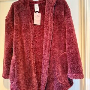 Serra Deep Red Cozy Fleece